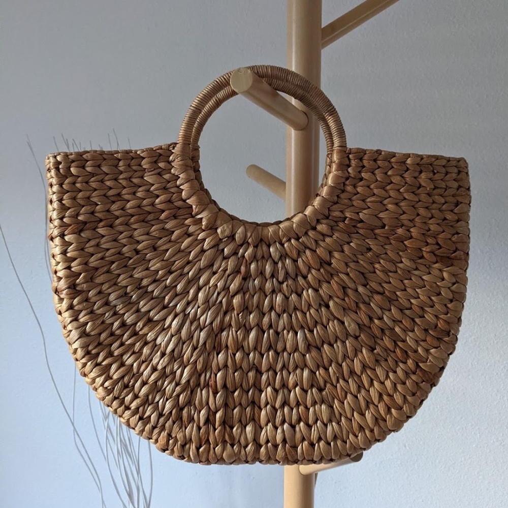 Straw bag